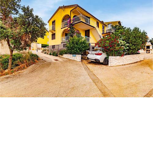 1 Bedroom Amazing Apartment In Rogoznica