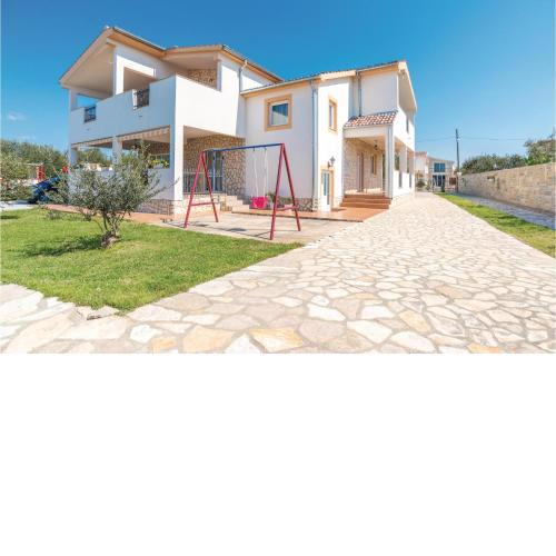 1 Bedroom Beautiful Apartment In Biograd