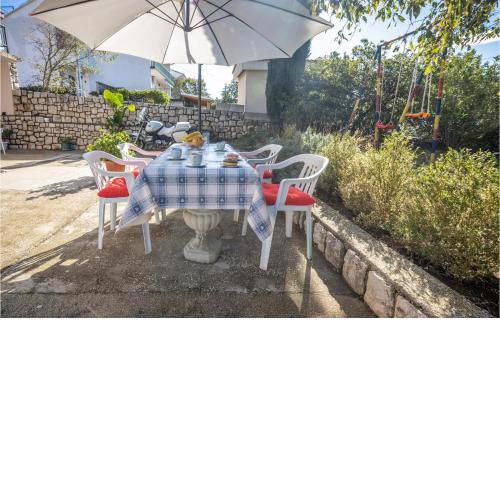 1 Bedroom Gorgeous Apartment In Novi Vinodolski