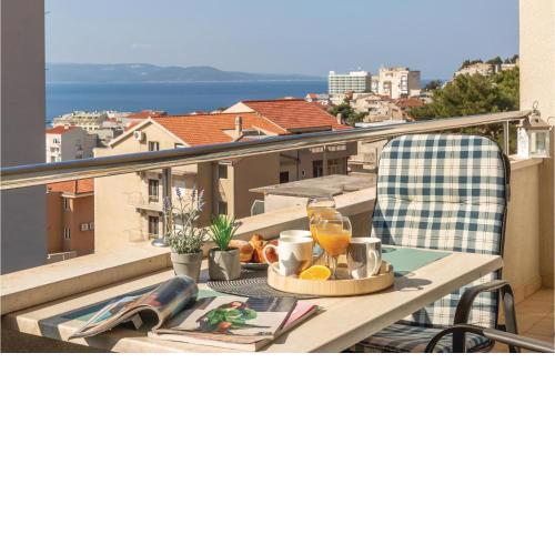 1 Bedroom Lovely Apartment In Makarska
