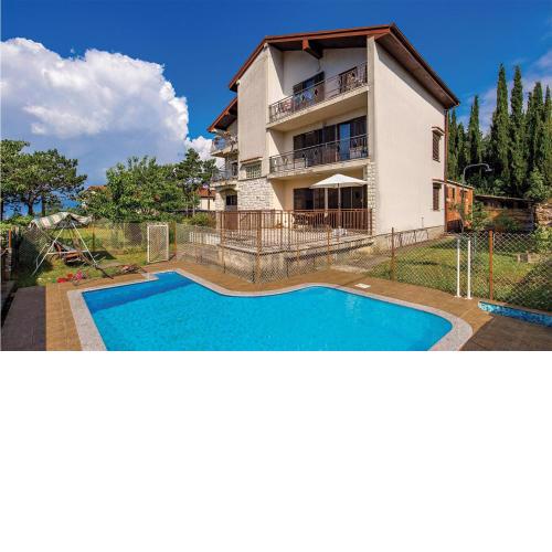 1 Bedroom Lovely Apartment In Rijeka