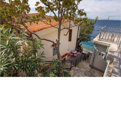 1 Bedroom Lovely Apartment In Starigrad