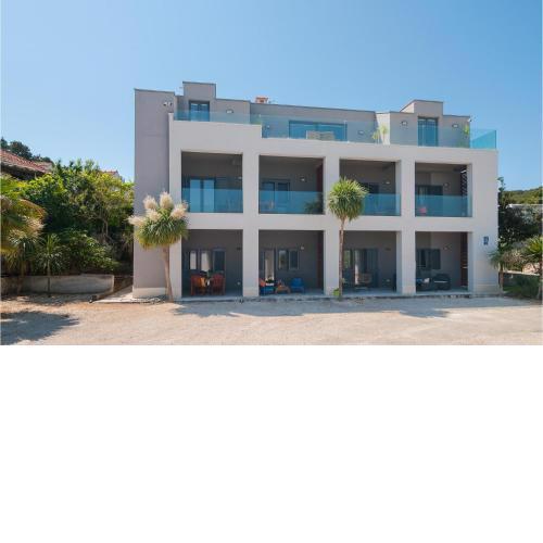 1 Bedroom Nice Apartment In Sutivan