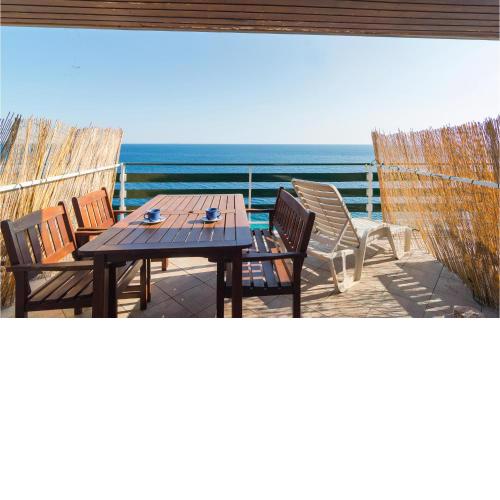 1 Bedroom Stunning Apartment In Milna