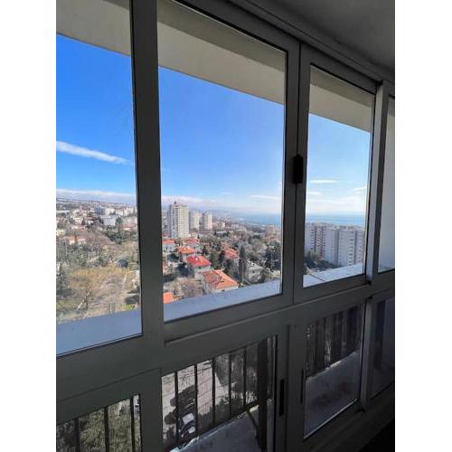 12th floor sea view