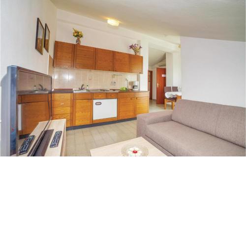 2 Bedroom Amazing Apartment In Crikvenica