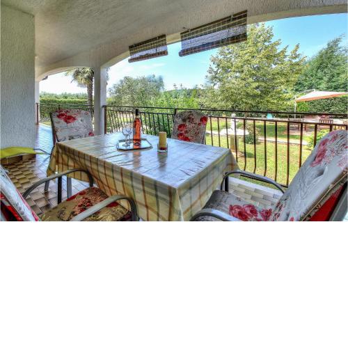 2 Bedroom Amazing Apartment In Porec