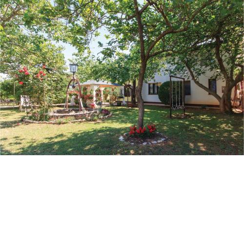 2 Bedroom Amazing Apartment In Pula