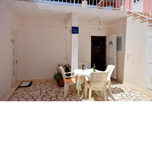 2-bedroom apartment with seaview 3558-2