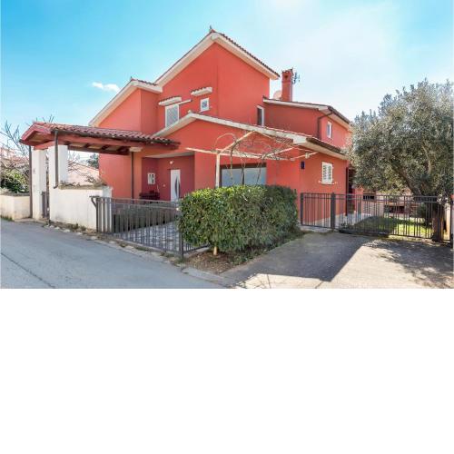 2 Bedroom Awesome Apartment In Pula