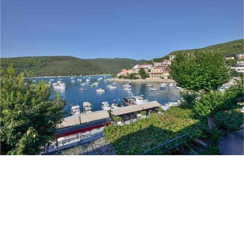2 Bedroom Awesome Apartment In Rabac