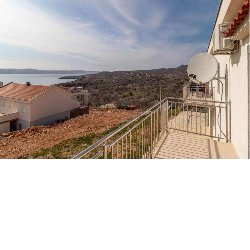 2 Bedroom Awesome Apartment In Ribarica