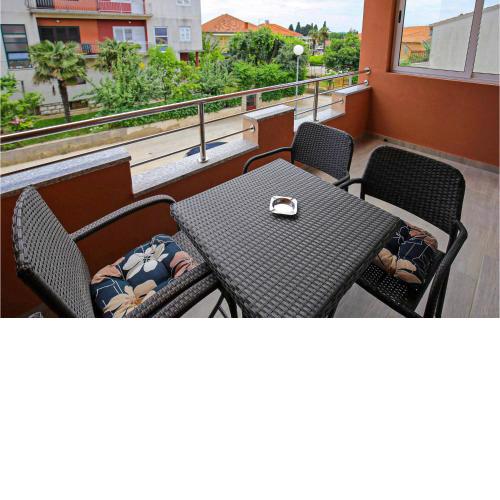 2 Bedroom Beautiful Apartment In Sukosan