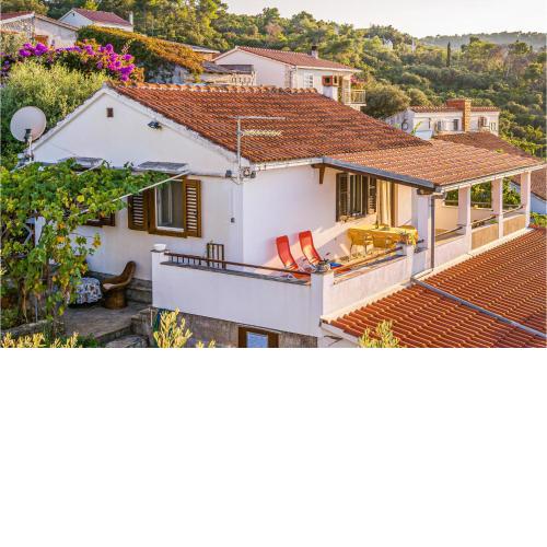 2 Bedroom Cozy Apartment In Necujam