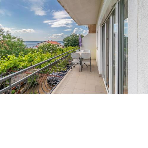 2 Bedroom Cozy Apartment In Novi Vinodolski