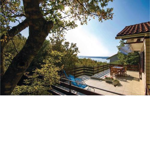 2 Bedroom Gorgeous Apartment In Jadranovo