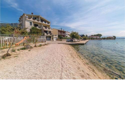 2 Bedroom Gorgeous Apartment In Kastel Kambelovac