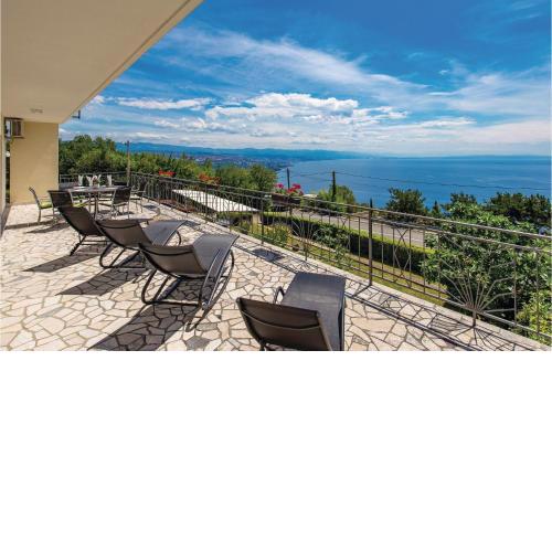 2 Bedroom Gorgeous Apartment In Matulji