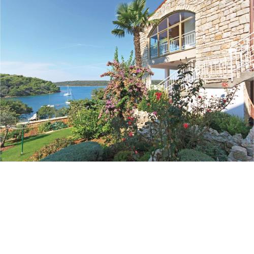 2 Bedroom Gorgeous Apartment In Pula