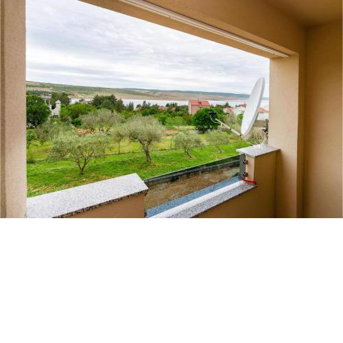 2 Bedroom Gorgeous Apartment In Rovanjska