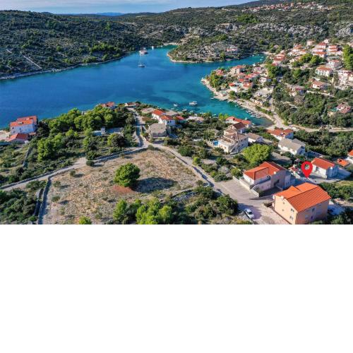2 Bedroom Gorgeous Apartment In Sevid