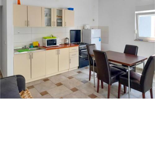 2 Bedroom Gorgeous Apartment In Vir