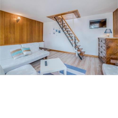 2 Bedroom Gorgeous Home In Baska