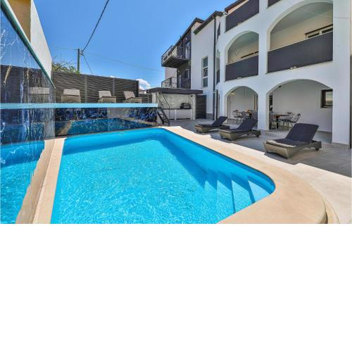 2 Bedroom Lovely Apartment In Kastel Gomilica