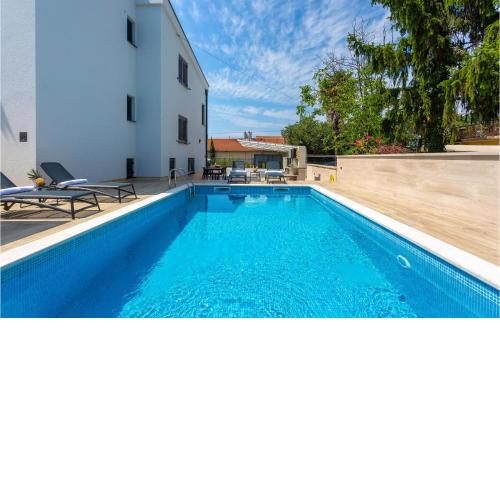 2 Bedroom Lovely Apartment In Malinska