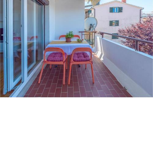 2 Bedroom Lovely Apartment In Porec