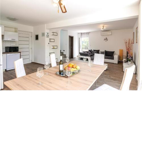 2 Bedroom Lovely Home In Fazana