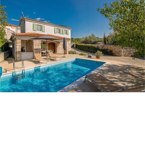 2 Bedroom Nice Home In Malinska