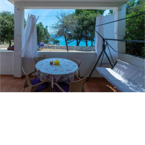 2 Bedroom Pet Friendly Home In Sucuraj