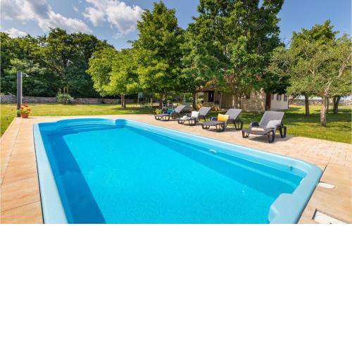 2 Bedroom Pet Friendly Home In Svetvincenat