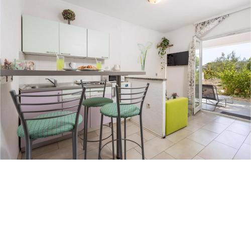 2 Bedroom Stunning Apartment In Krk