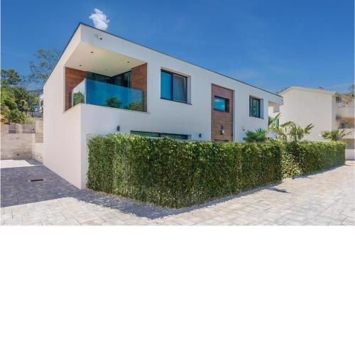 2 Bedroom Stunning Apartment In Malinska