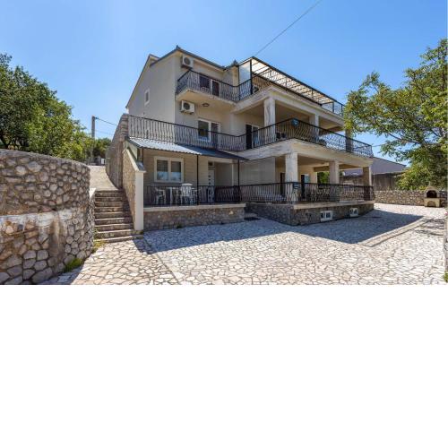 2 Bedroom Stunning Apartment In Senj