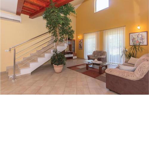 3 Bedroom Amazing Home In Pula