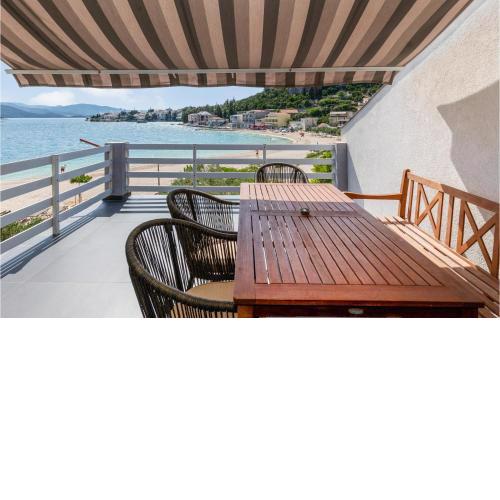 3 Bedroom Awesome Apartment In Klek