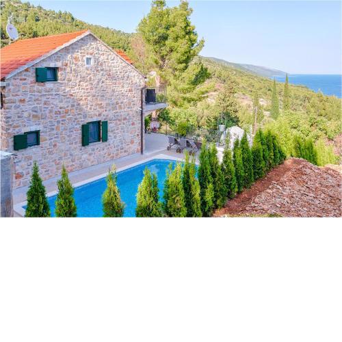3 Bedroom Cozy Home In Gromin Dolac