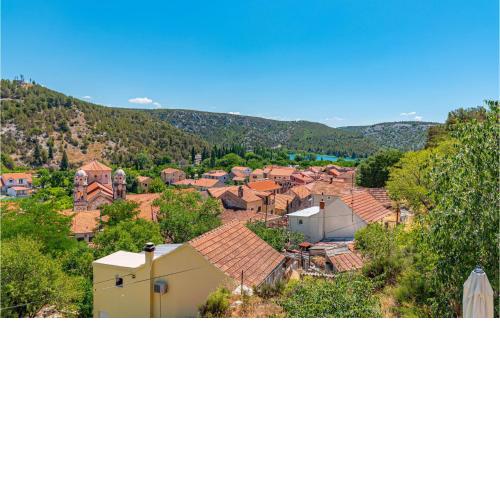 3 Bedroom Cozy Home In Skradin