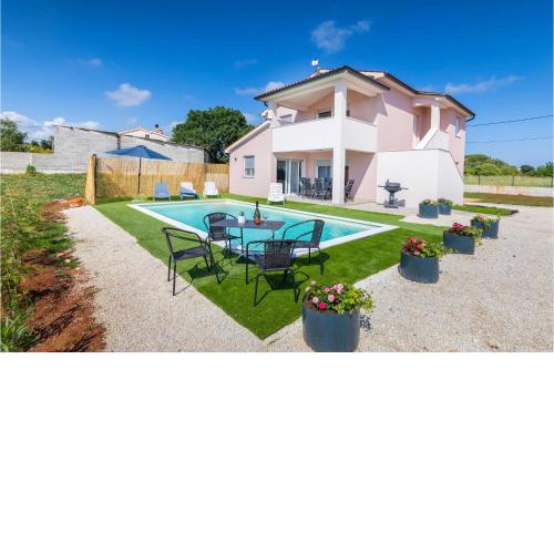 3 Bedroom Gorgeous Home In Pula
