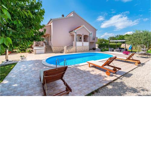 3 Bedroom Gorgeous Home In Zadar