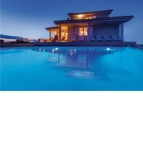 3 Bedroom Lovely Home In Novalja