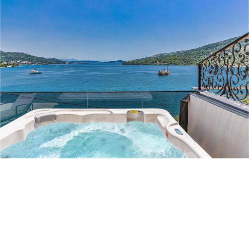 3 Bedroom Nice Apartment In Marina