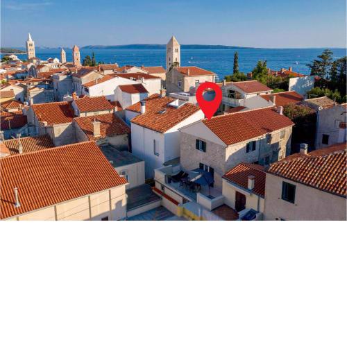 3 Bedroom Stunning Home In Rab