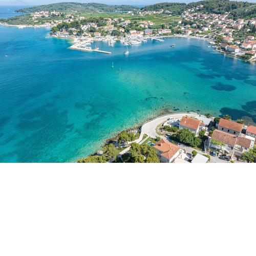 4 Bedroom Amazing Apartment In Lumbarda