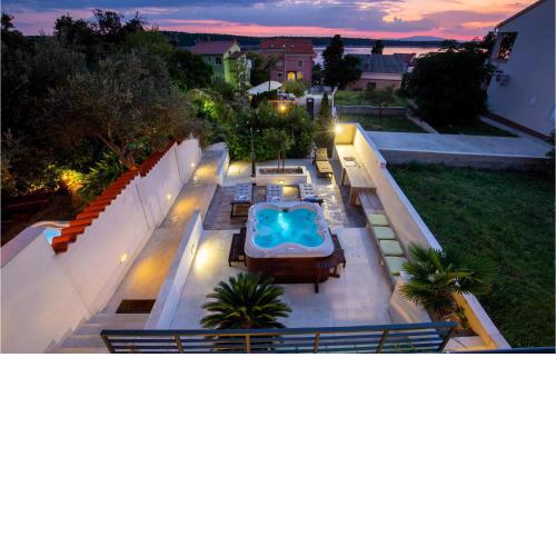 4 Bedroom Amazing Home In Barbat