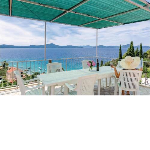 4 Bedroom Cozy Home In Slano