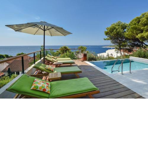 4 bedrooms villa Hvar located 100m from the sea and 1,5 km from Hvar old town